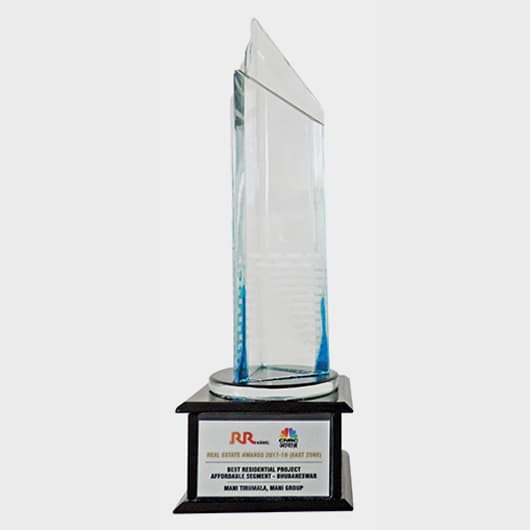 CNBC AWAAZ REAL ESTATE AWARDS 2017-18 (Trophy)